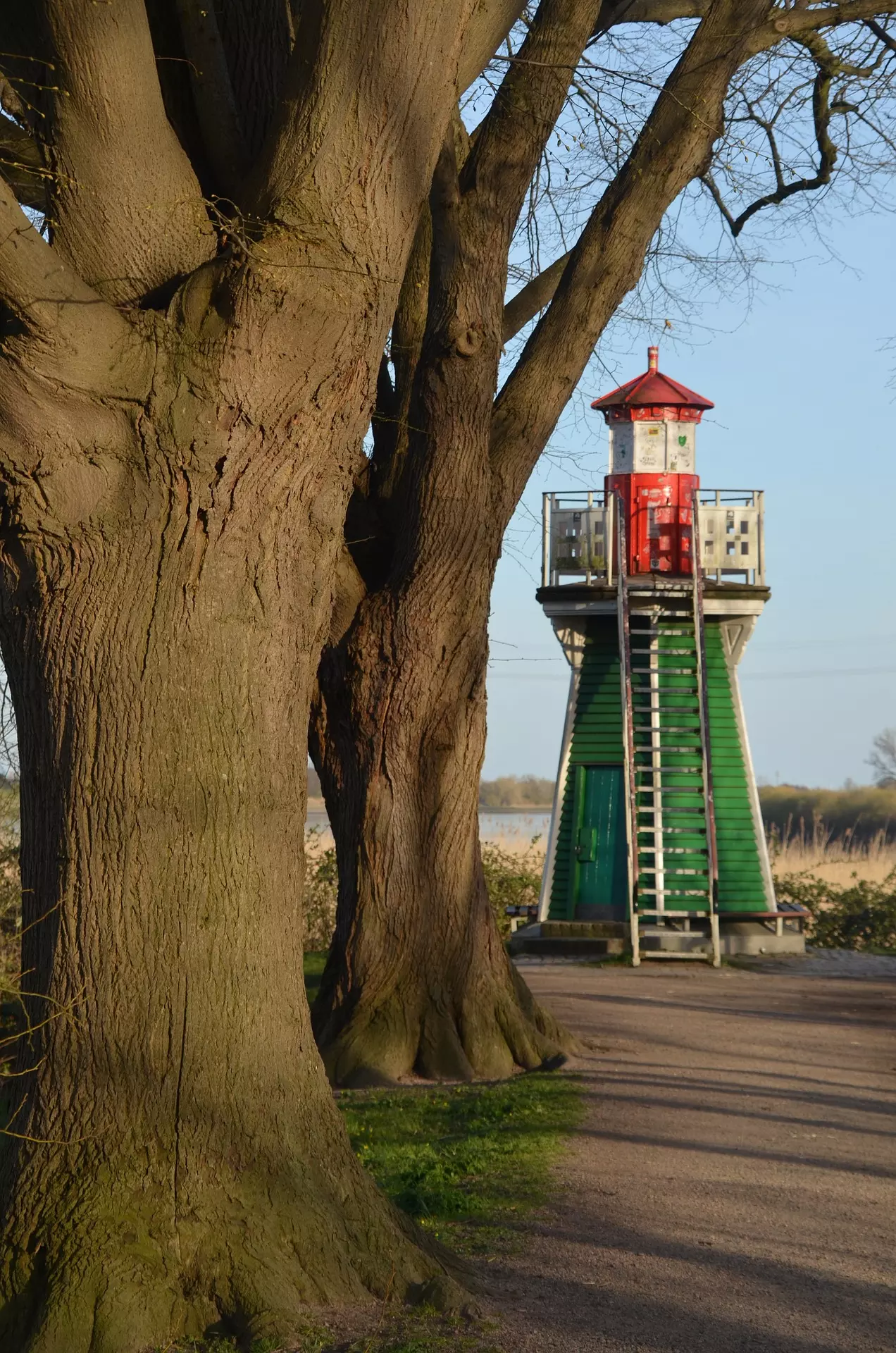 Elbepark Bundhaus Wohnmobilhafen Leuchtturm Moorwerder